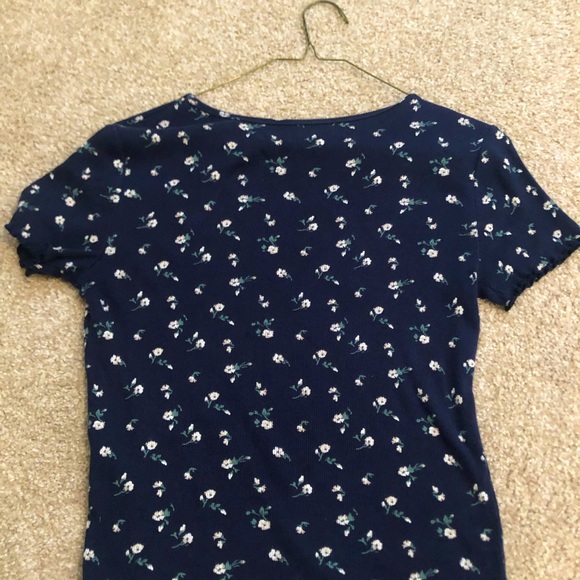 Hollister basic tee - Picture 2 of 2